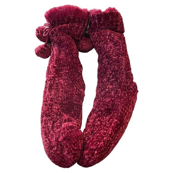 Jane And Bleecker Maroon Red Plush Soft Slipper Socks NWOT - Picture 4 of 4